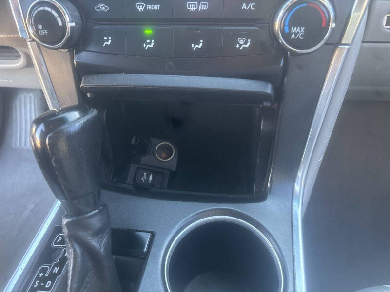 2015 Toyota Camry SE