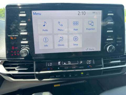 2024 Toyota Sienna LE 8-Passenger