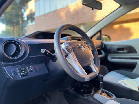 2014 Toyota Prius c Three