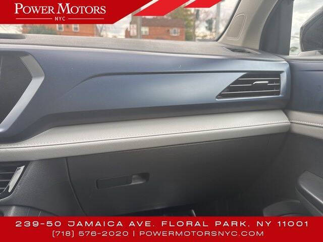 2023 Volkswagen Taos SE 4Motion