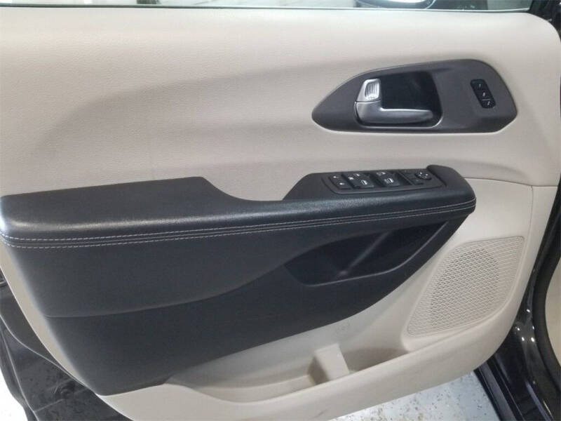 2021 Chrysler Pacifica Touring L