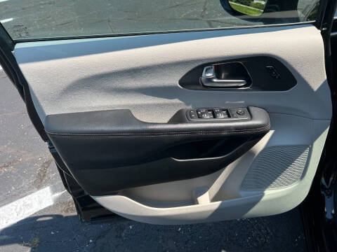 2020 Chrysler Pacifica Touring L Plus