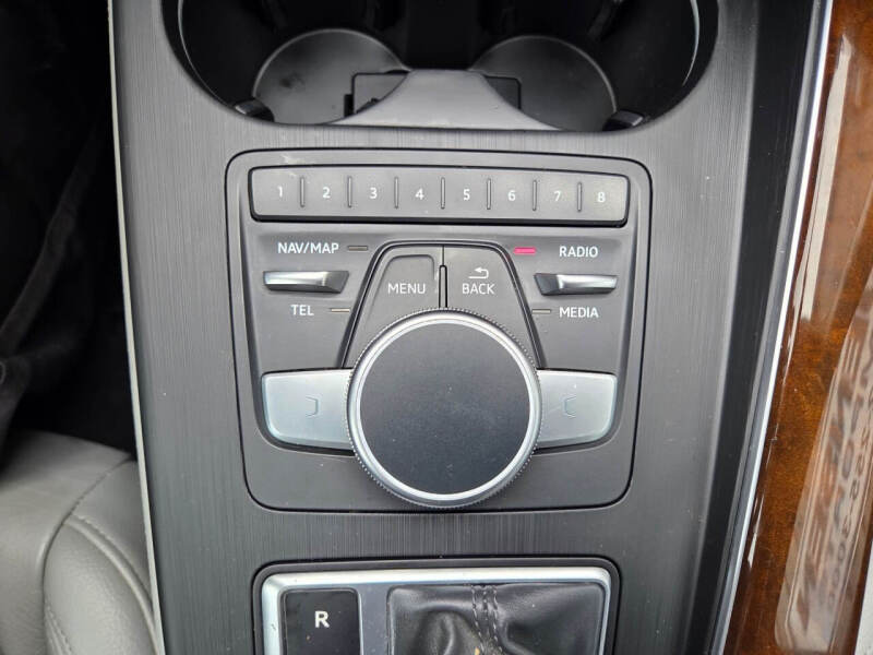 2019 Audi A4 quattro Premium Plus 45 TFSI