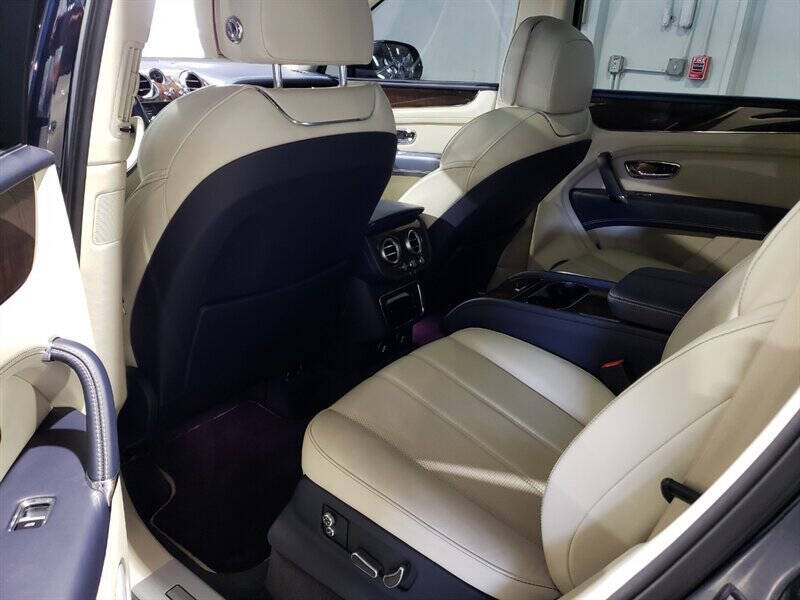 2020 Bentley Bentayga 8