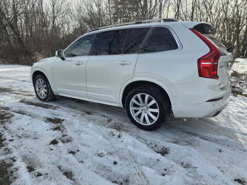 2016 Volvo XC90 T6 Momentum