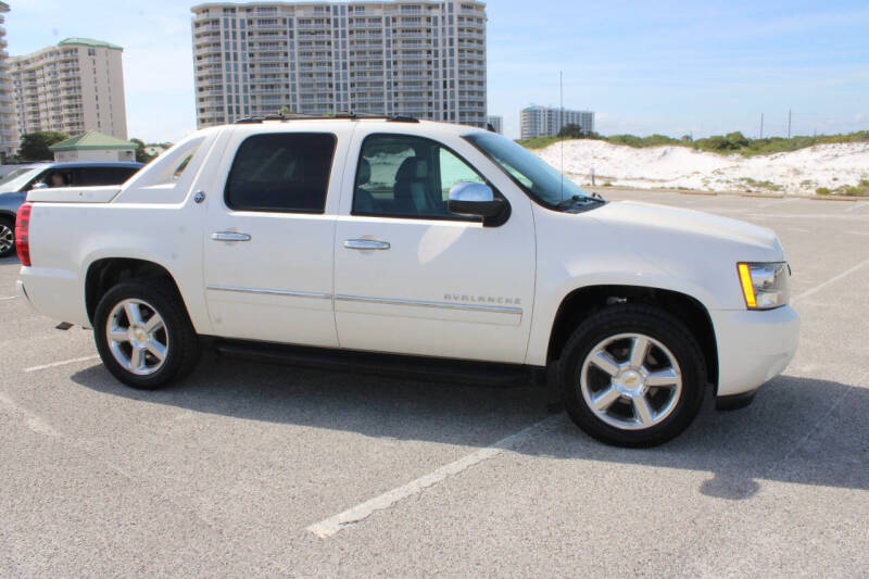 2013 Chevrolet Avalanche LTZ Black Diamond