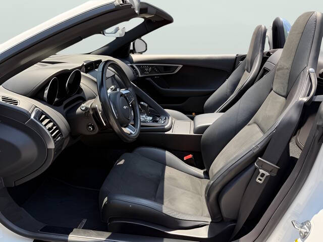 2019 Jaguar F-TYPE P300