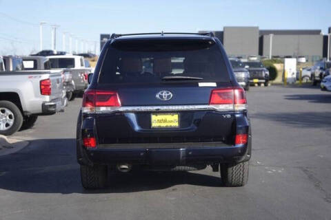 2018 Toyota Land Cruiser