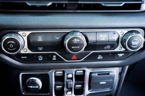 2025 Jeep Gladiator NightHawk