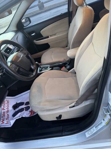 2012 Chrysler 200 LX