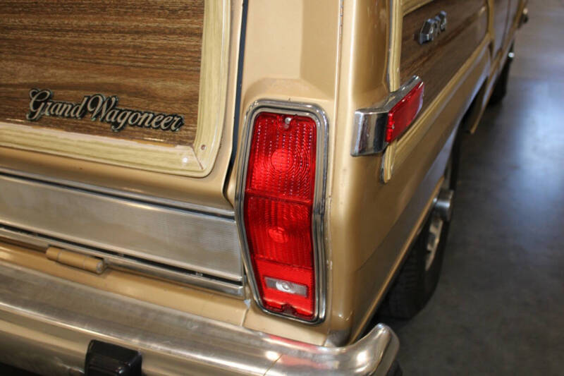 1987 Jeep Grand Wagoneer
