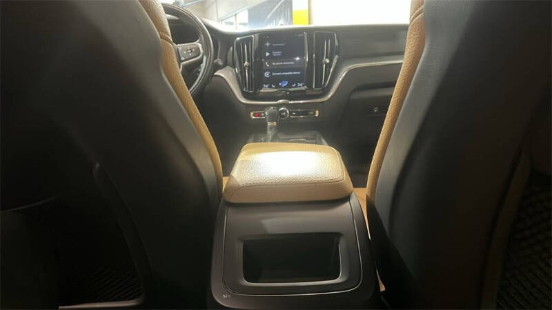 2018 Volvo XC60 T6 Momentum