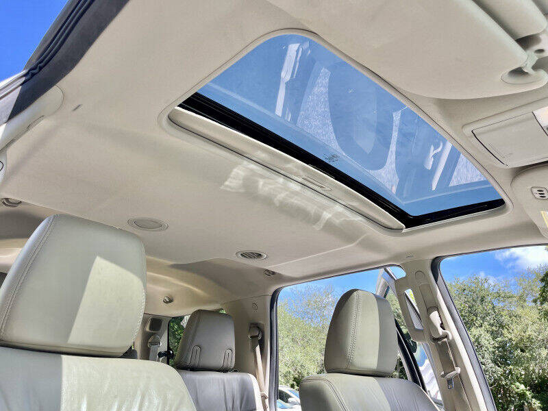 2017 LINCOLN Navigator SUV / Crossover - $25,995