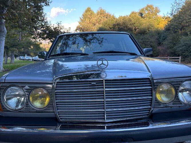 1983 Mercedes-Benz 300-Class