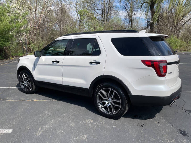 2017 Ford Explorer Sport