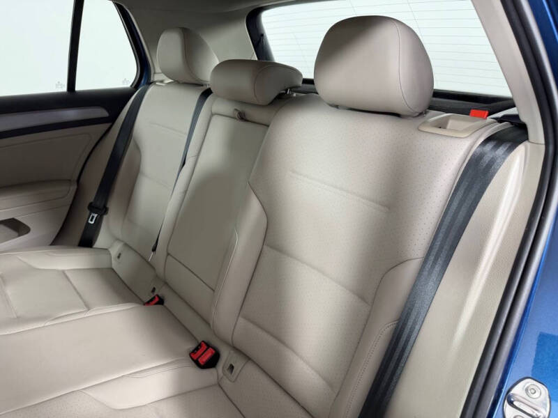 2017 Volkswagen Golf TSI SE