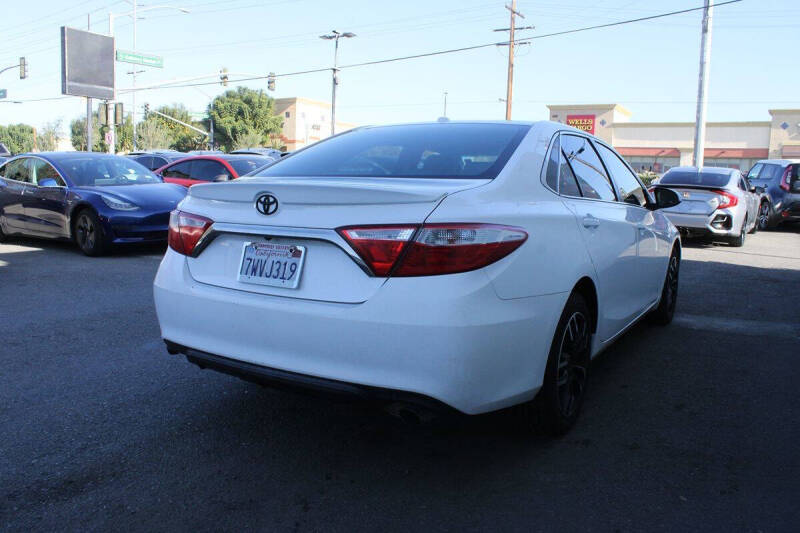 2017 Toyota Camry SE