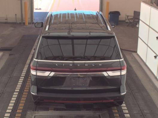 2023 Lincoln Navigator Standard