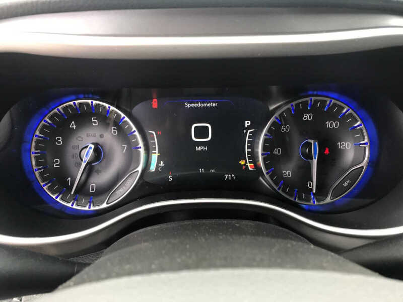 2026 Chrysler Pacifica Select