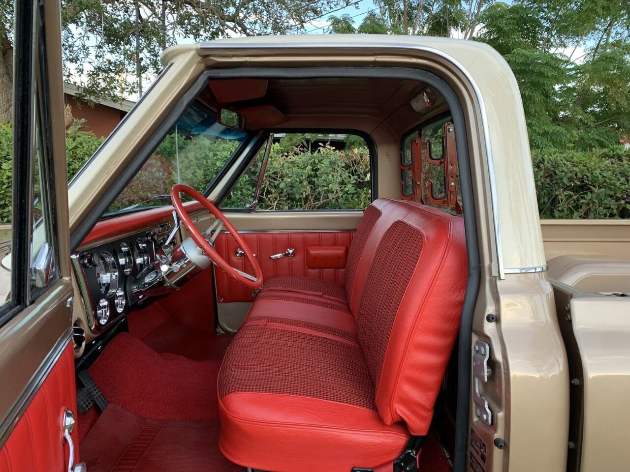 1968 Chevrolet C10 Pickup 26