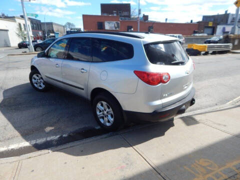 2010 Chevrolet Traverse LS