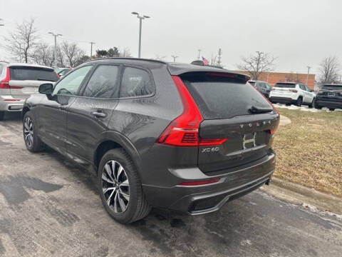 2025 Volvo XC60 B5 Plus Dark Theme