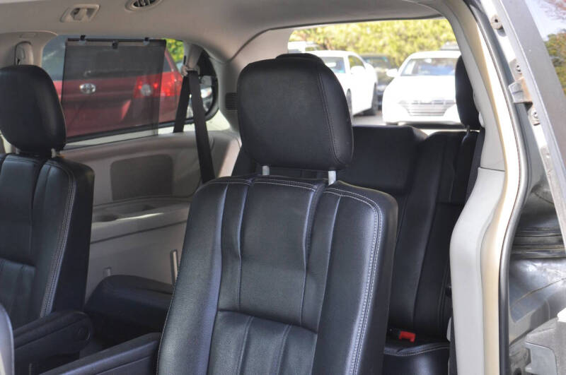 2015 Chrysler Town and Country Touring