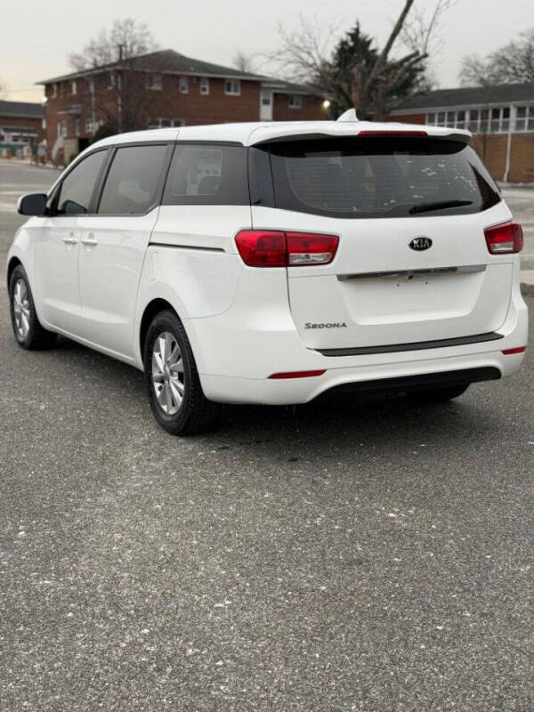 2017 Kia Sedona L