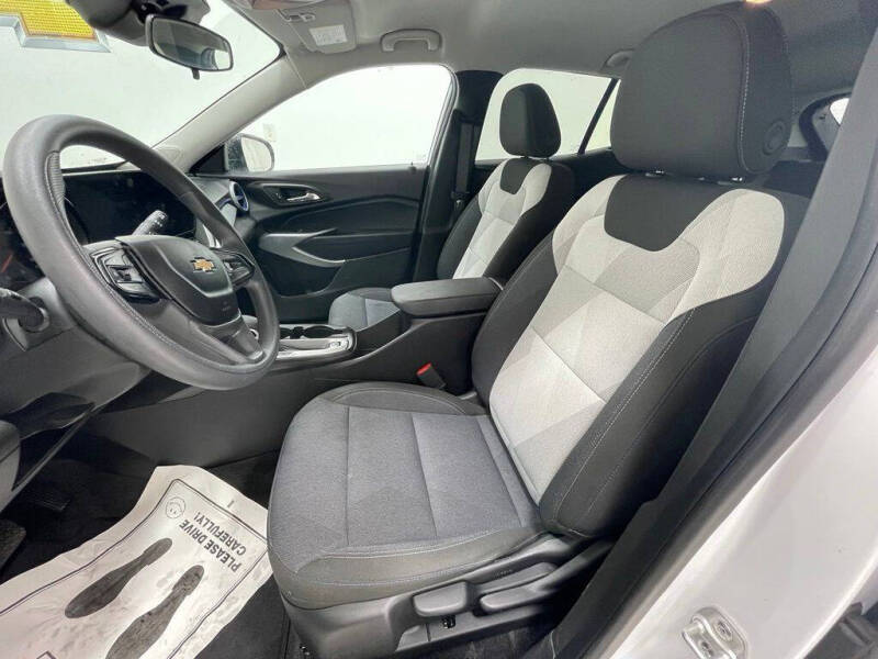 2025 Chevrolet Trax LS