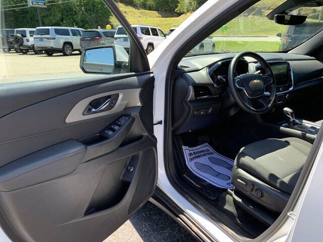 2022 Chevrolet Traverse LT Cloth