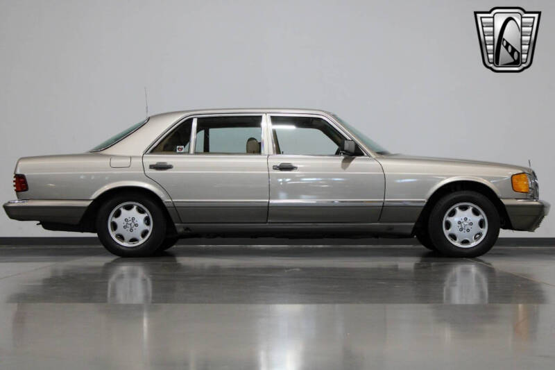 1988 Mercedes-Benz 560-Class 560 SEL