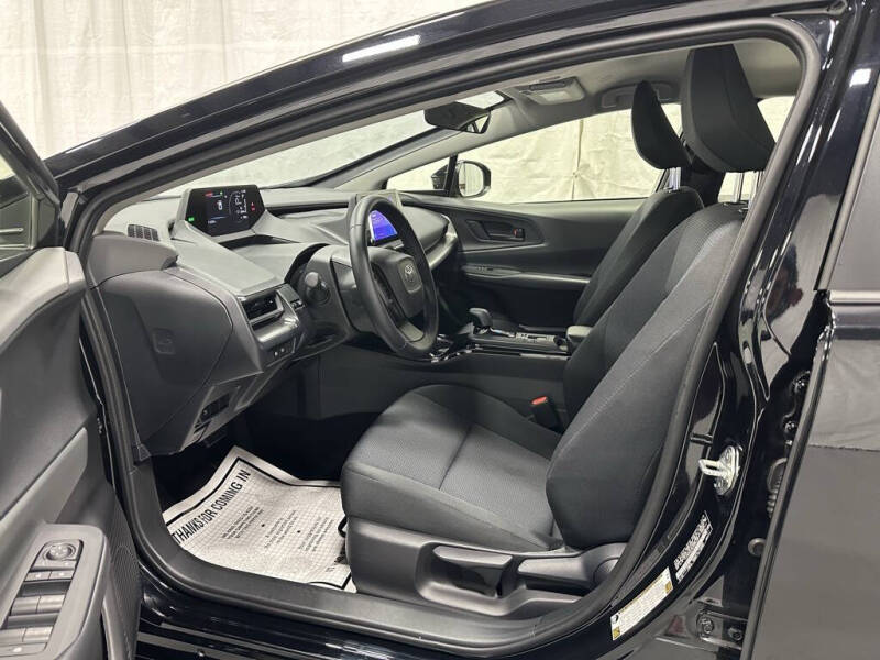 2025 Toyota Prius LE