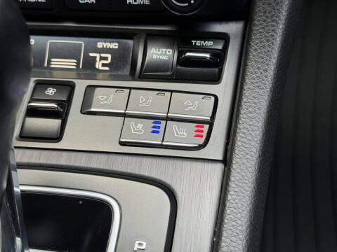 2018 Porsche 911 Carrera GTS