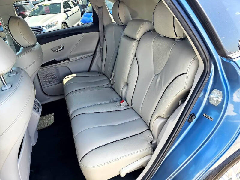 2012 Toyota Venza LE