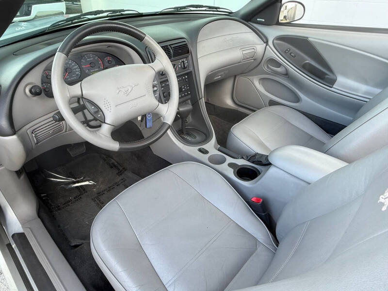 2003 Ford Mustang Deluxe