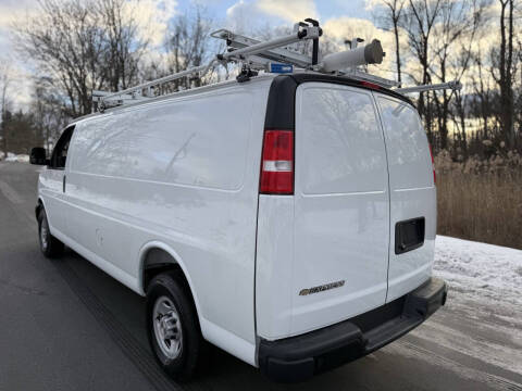 2025 Chevrolet Express 2500