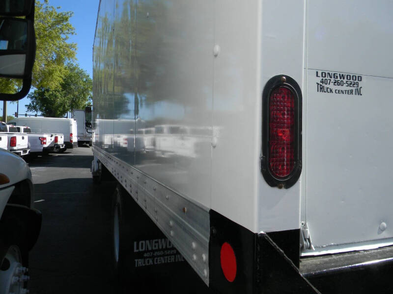 2017 Freightliner M2 106