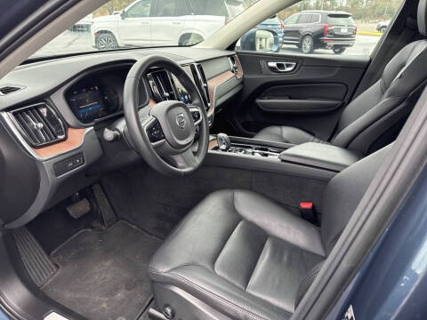 2023 Volvo XC60 Recharge T8 Plus Bright Theme