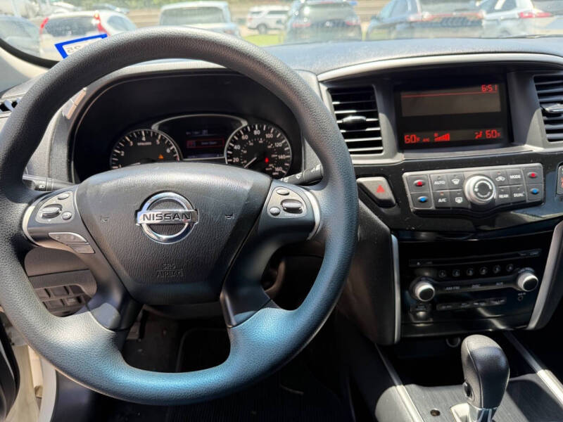 2016 Nissan Pathfinder SL