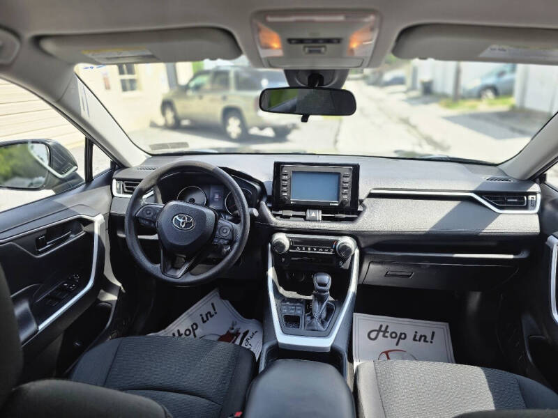 2021 Toyota RAV4 LE