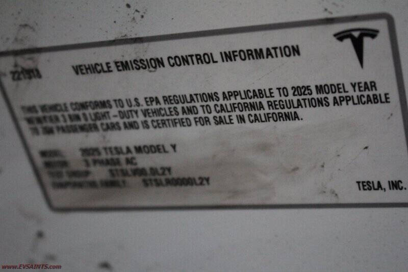 2025 Tesla Model Y Performance