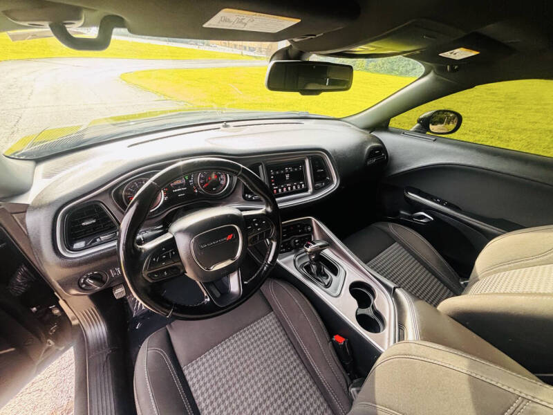 2019 Dodge Challenger SXT