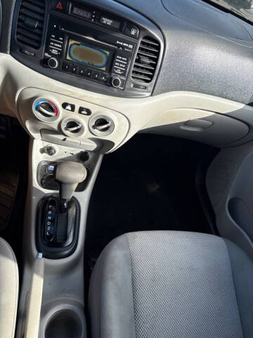 2011 Hyundai Accent GLS