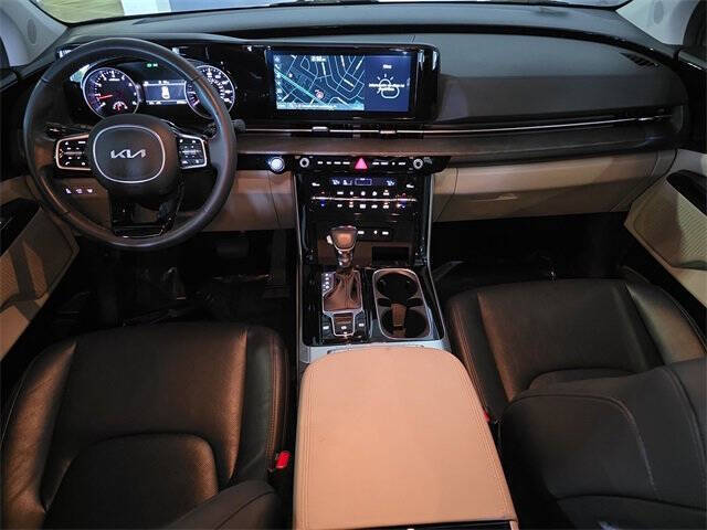 2024 Kia Carnival EX