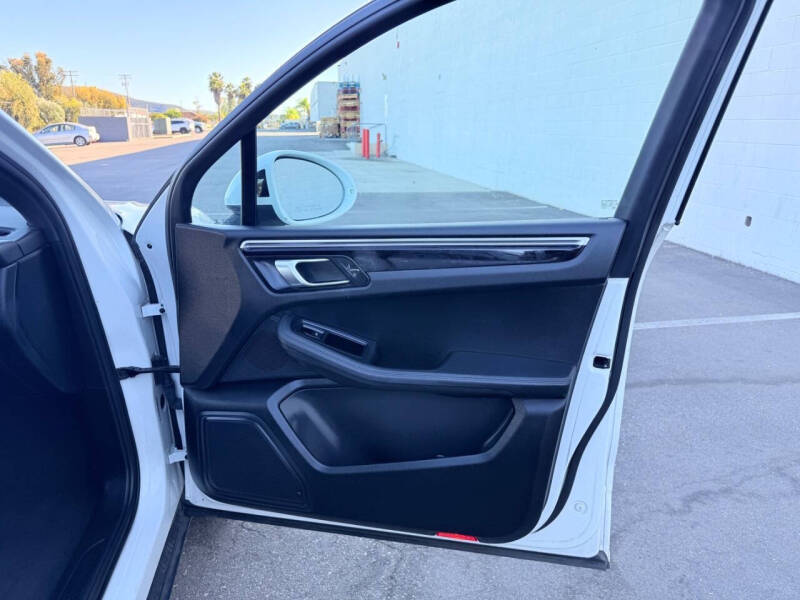 2020 Porsche Macan
