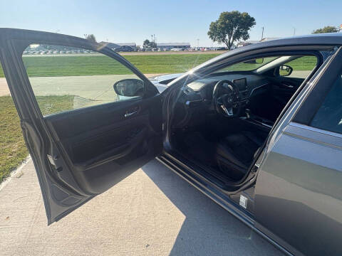 2021 Nissan Altima 2.5 SR