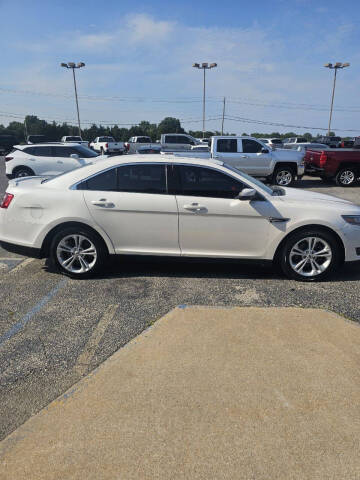 2016 Ford Taurus SEL