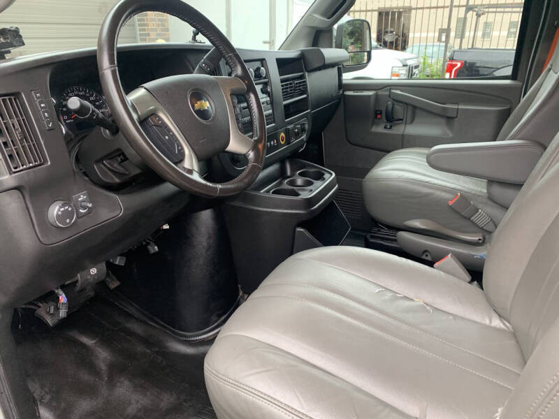 2017 Chevrolet Express 2500