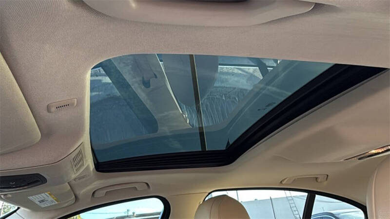 2016 BMW 5 Series 528i