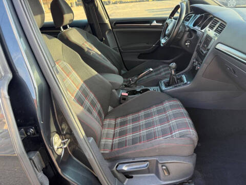 2016 Volkswagen Golf GTI S